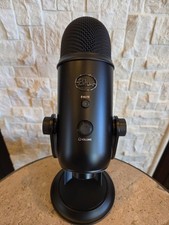 Blue Yeti Professional Multi-Pattern USB Condenser Microphone - Blackout