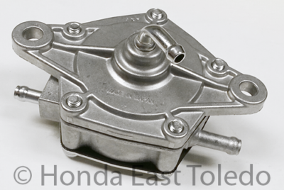 Amazon | 550 Electric Start 380 440 LT FC と互換性のあるオートバイ電圧整流器レギュレーター | バイク用CDI・リミッターカット  | 車＆バイク オートバイ電圧レギュレータ整流器 12V 自動車オートバイ部品 LT250 LT300 LT250EF LT300E Quadrun レギュレーター スズキ用 LT250用 LT250EF用 LT300用 LT300E用 クアッドランナー250 300用 / オート