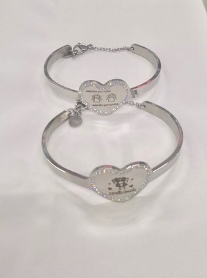 Bracciale In Acciaio Con Cuore Con Frase Sorelle Amiche Amiche Per Caso Ebay