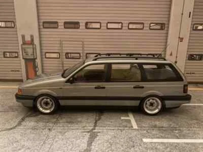 VW Passat B3 Kombi (Typ 315) 4-Türer "1 of 1" Räder drehbar Tuning Umbau 1:18 - Bild 1 von 4