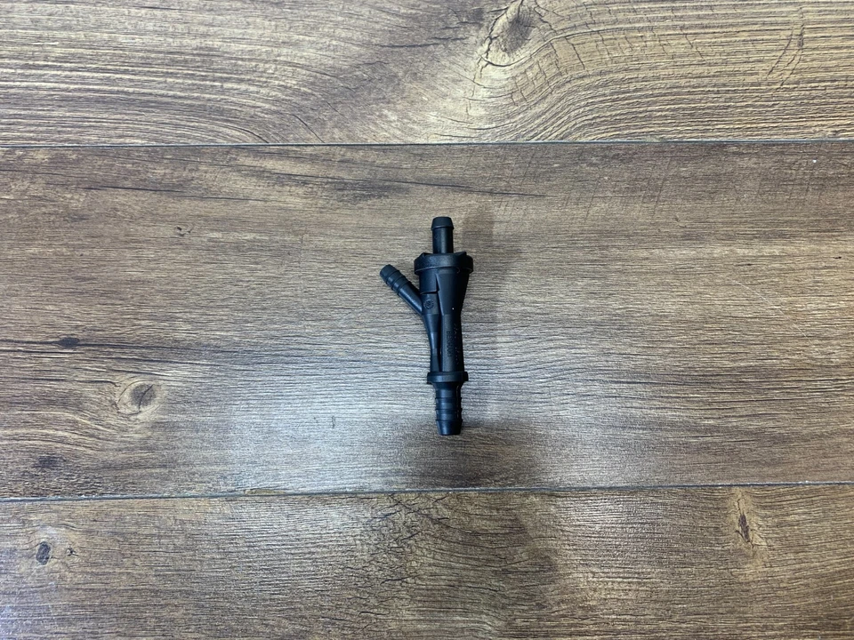 2003-2006 Audi A3 A4 1.8L Engine Suction Pump 058-133-753-D OEM NEW - Image 2 of 4