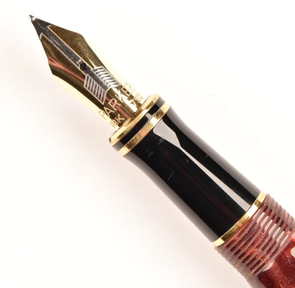 Parker Duofold Fountain Pen Marble Maroon 18K Gold F Pt