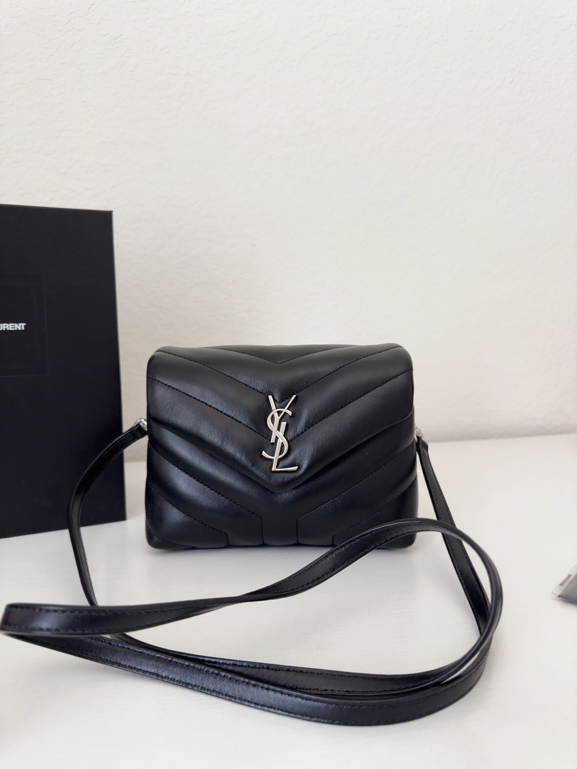 Borsa a tracolla Saint Laurent nera Loulou giocattolo pelle logo argento 15855075