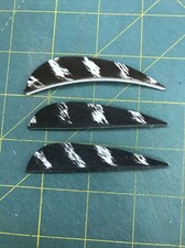 3" Right Wing Parabolic Natural Barred Feather Fletching, 25Pk Archery     