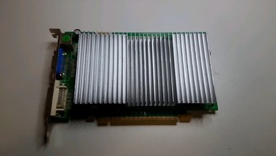 Point of View P403 GeForce 8600GT Grafikkarte DDR2 512MB PCI-E DVI VGA Passiv 1A