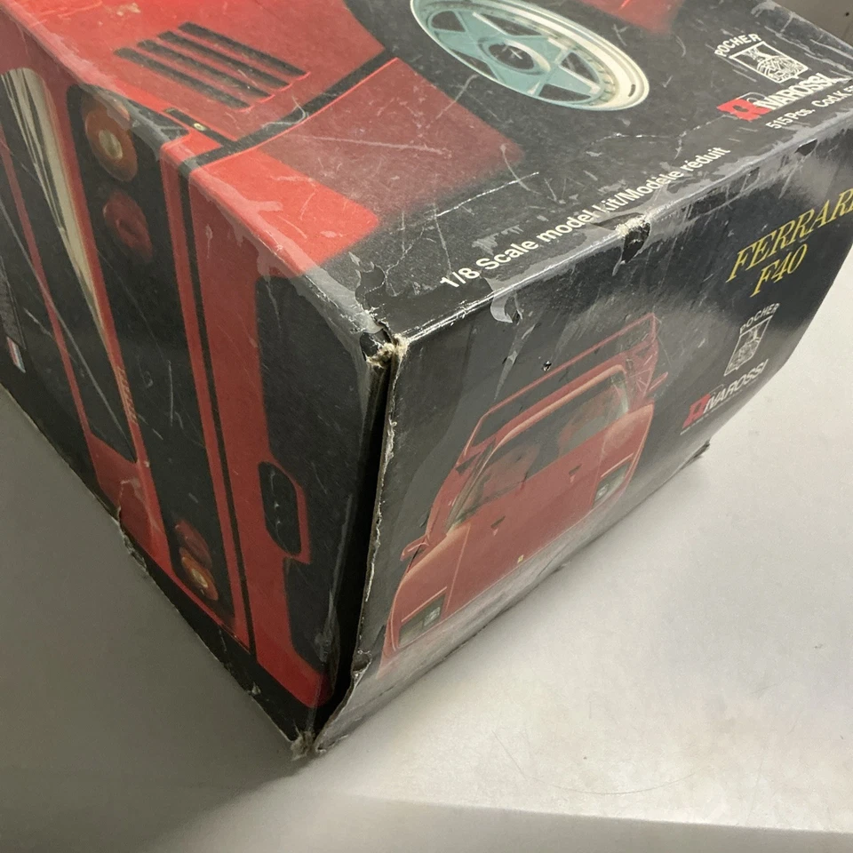 Pocher FERRARI F40 - INIZIATO - 1/8 RivaRossa K 55 Kit Da Montare Vintage Auto - Immagine 4 di 4