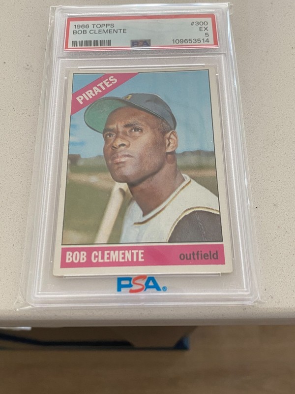 1966 Topps #300 Bob (Roberto) Clemente | PSA EX 5