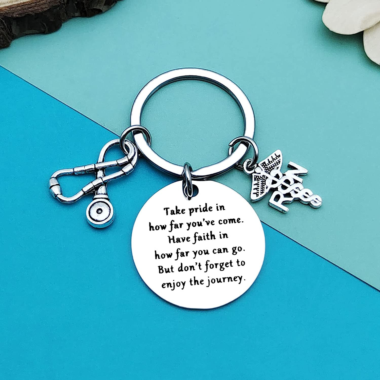 как выглядит Registered Nurse Gifts Nursing Graduation Gifts RN Nurse Keychain for Women Men фото