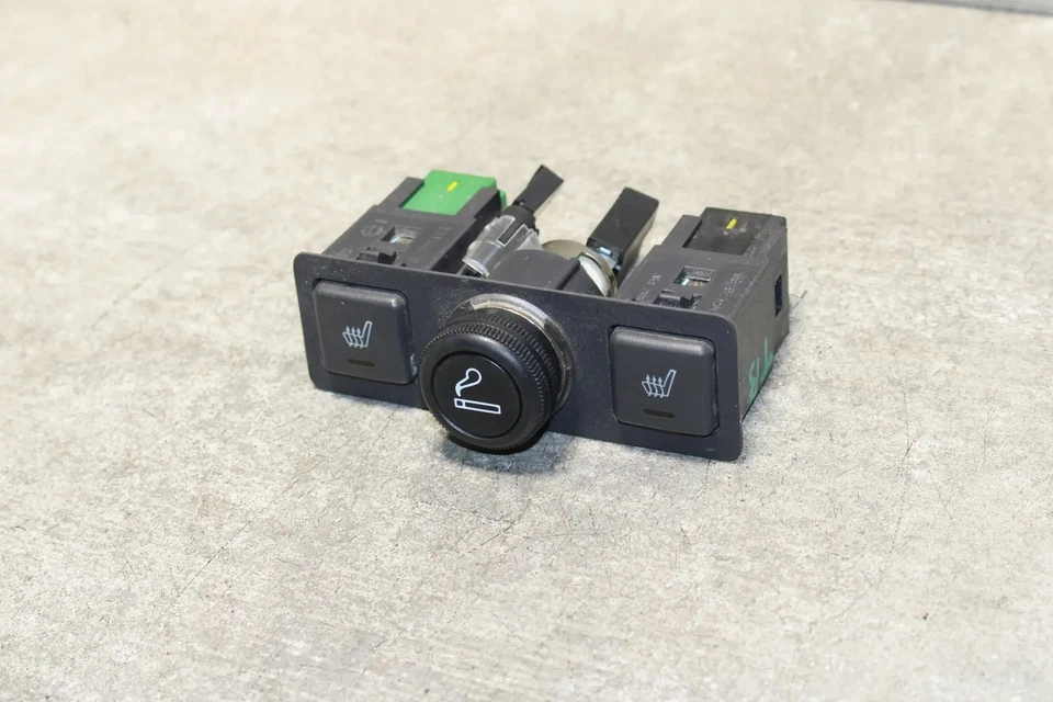 Opel Tigra B Schalter Sitzheizung Zigarettenanzünder 13114078 - Bild 2 von 4