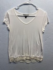 Banana Republic White V-Neck XS Short Sleeve Tee With Lace Hem