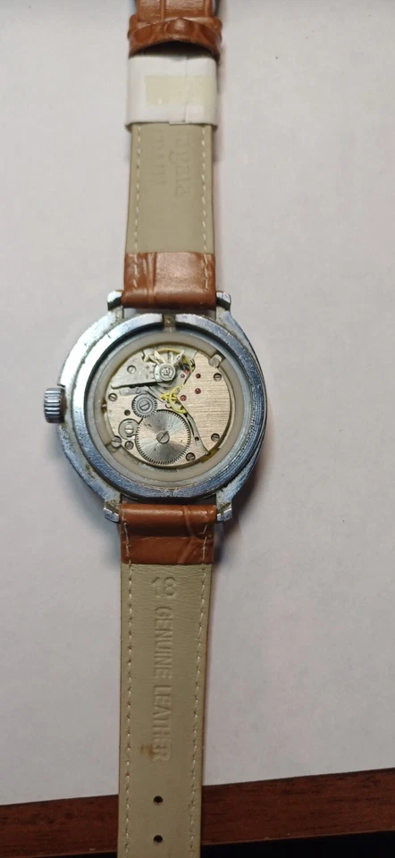 Reloj de pulsera Wostok VOSTOK KOMANDIRSKIE 2414A CUERDA MANUAL portaaviones mig Foto 2 de 4