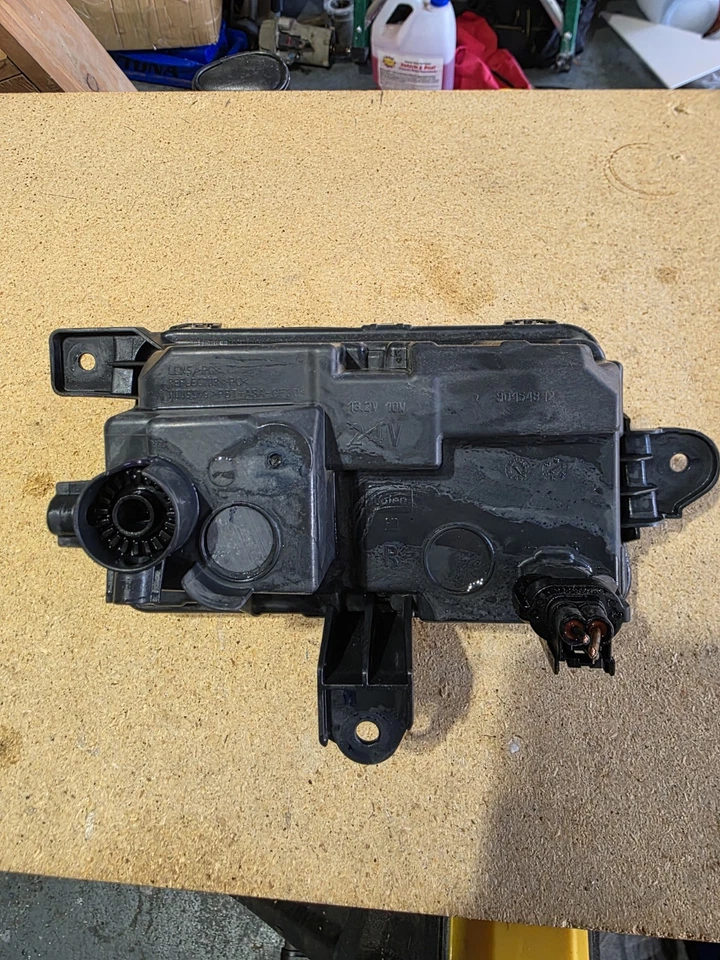 Farol de neblina 2021-24 GMC Yukon/Canyon direito do passageiro  - Imagem 2 de 4