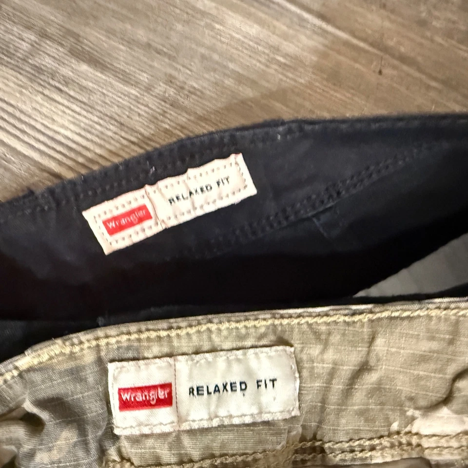 ~ 32 码 ~ 批量 2 件装男式牧马人休闲版型短裤 1 黑色和 1 迷彩 — 第 4/4 张图片