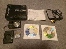 Fujifilm FinePix F200 EXR 12.0MP Black Digital Camera Plus Accessories used