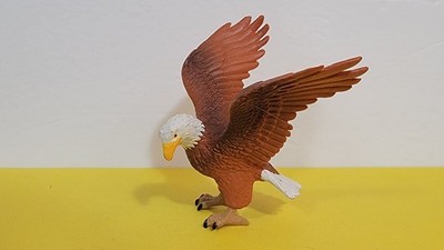 Bullyland Bully RED Royal Bald Eagle Bird of Prey Wildlife Animal Figure RARE