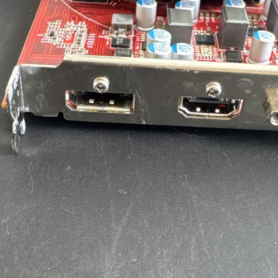 DELL AMD RADEON RX-560DE 2GB PCI EXPRESS 3.0 X16 GDDR5 GRAPHICS CARD - Image 3 of 4