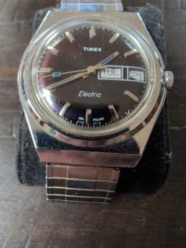 Vintage Original 1970s Timex Blue Electric Men's Watch Purple Face & Blue Hands