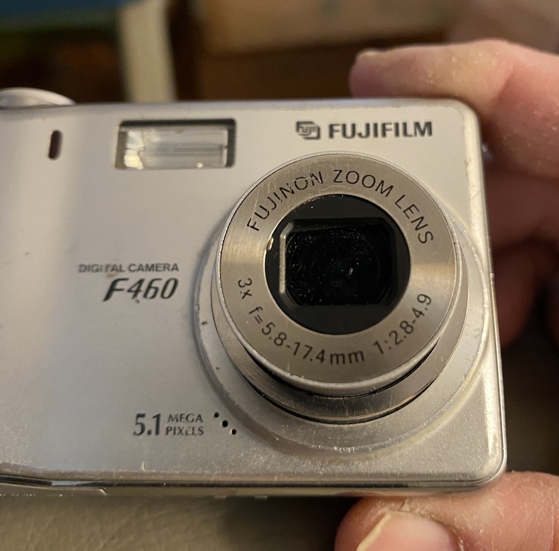 Fujifilm Finepix F460 2.5