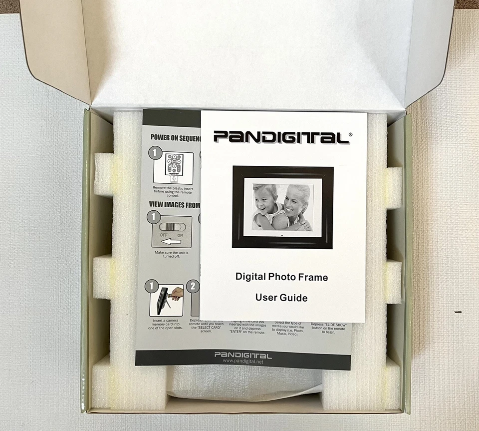 Digital Photo Frame Pandigital 8 inch New in Box Digital Photos Display - Image 2 of 4