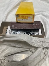Accurail HO Scale N&w 40' Wood Box Car w/steel ends  Kit #4215