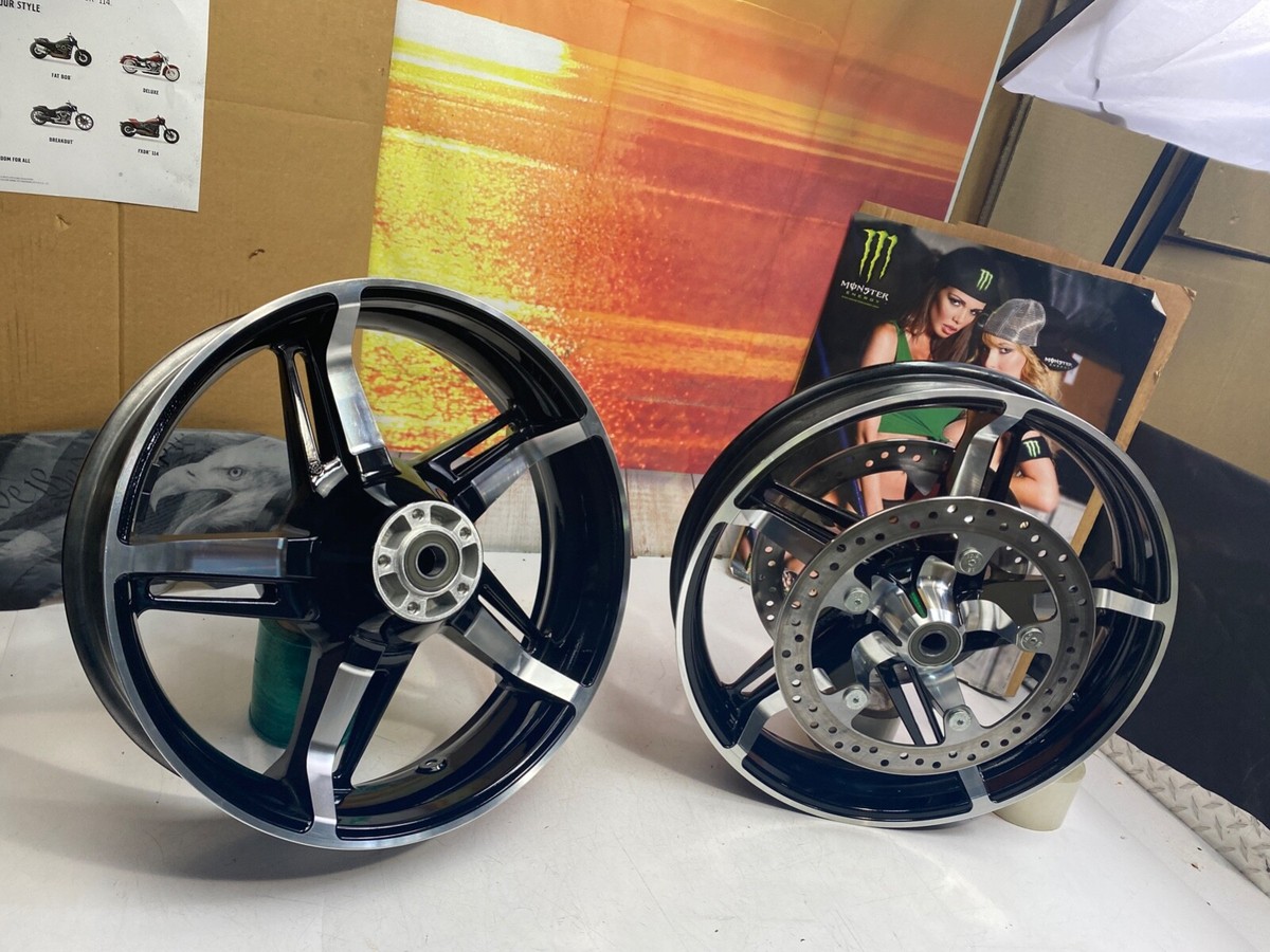 Harleyです。 P2 21尺 Harley-Davidson Softail Dyna Laced Front Wheel 21x2.15 Black
