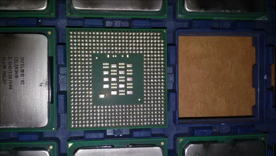 Cpu Intel Celeron 2 GHZ 128/400 SL6VR come Nuove,lotto disponibili nr.21 pezzi! - Immagine 2 di 4