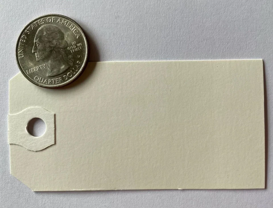 ETIQUETA PEQUEÑA BLANCA CON refuerzo (25 piezas) Paper Co.•Etiquetas•Diario•Etiqueta de regalo•Regalos• Foto 2 de 4