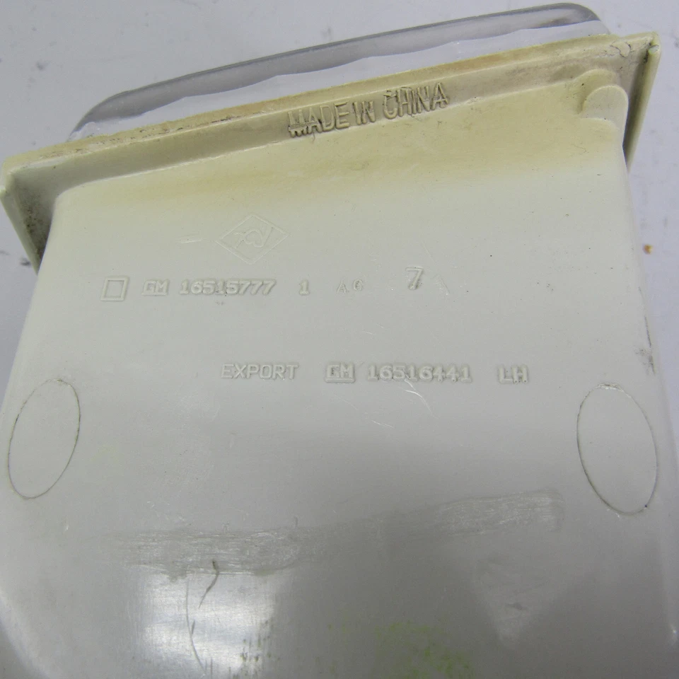 1992-2002 Cadillac Eldorado Turn Signal Headlight  Driver Outer OEM 16515777 - Image 4 of 4