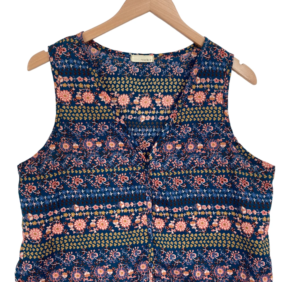 Regata Everly Feminina Tamanho 3 Multi Floral Malha Sem Mangas Decote V Botão Frontal - Imagem 4 de 4