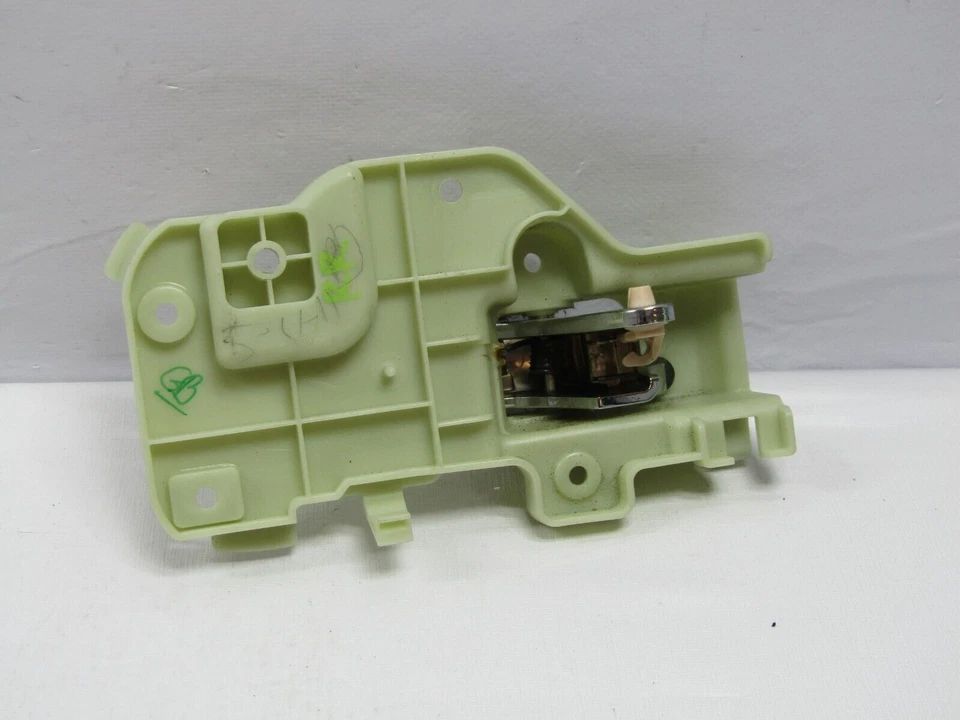 Alavanca de maçaneta interna do passageiro traseira direita Jeep Patriot Sport 2007-2017 - Imagem 3 de 4