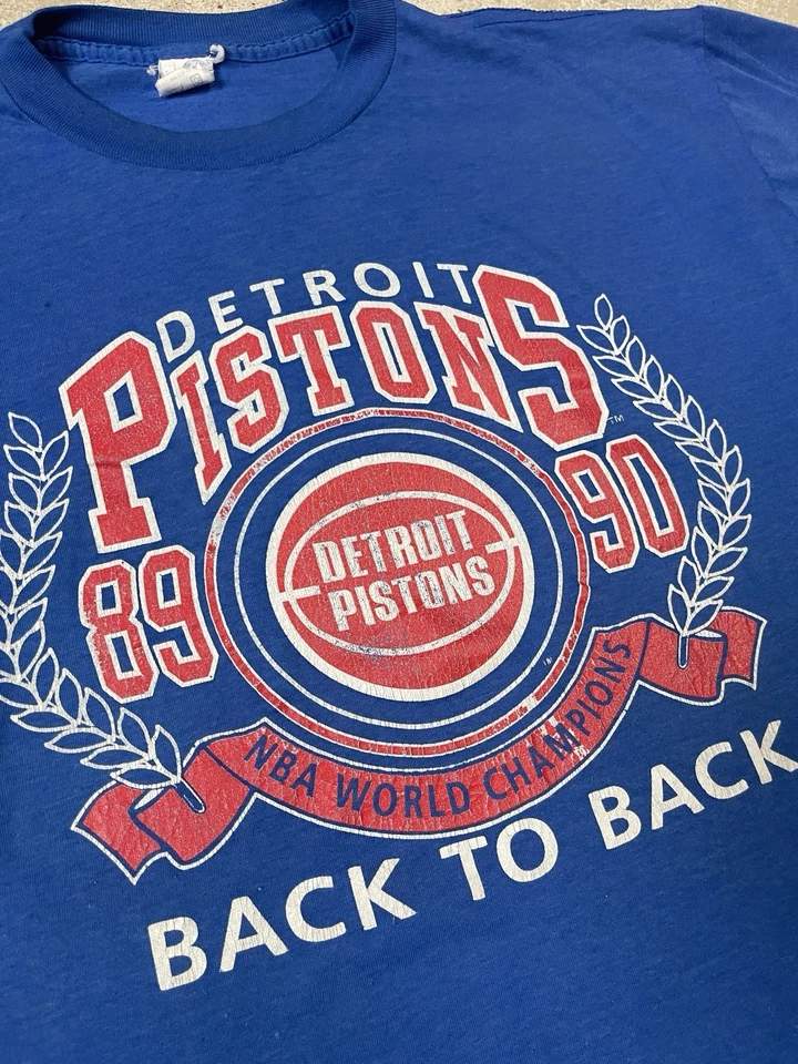 Camiseta De Colección 1989 Campeones Mundiales NBA Detroit Pistons Back 2 Back Grande Años 80 Azul Foto 2 de 4