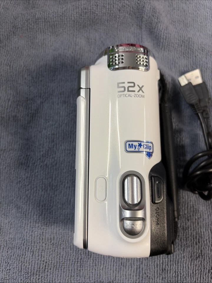 Samsung HMX-F90 Camcorder HDMI Output 52x Optical Zoom HD With USB Charger - Image 2 of 4