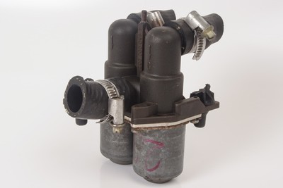 OEM Mercedes-Benz E W124 Heater Electromagnetic Valve A0008306584 