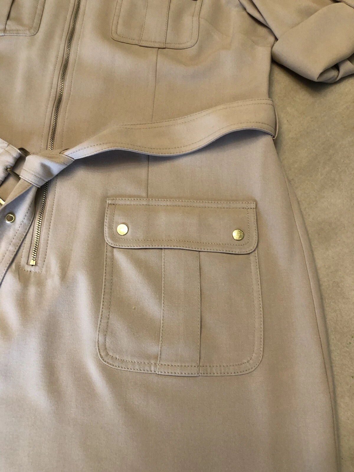 Camicia Abito Michael Michael Kors con cintura e zip davanti in kaki taglia large