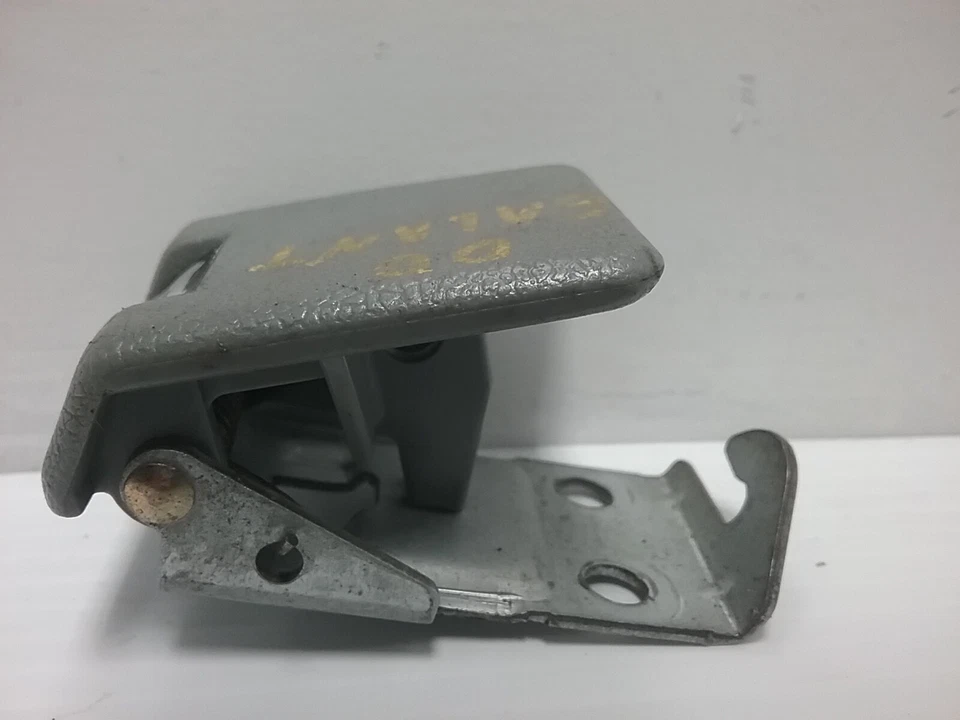 1999-2003 Mitsubishi Galant передний капот открытый ручка переключатель (серый цвет) - Изображение 4 из 4