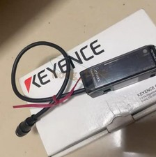 One New Keyence GT2-72CN Amplifier unit