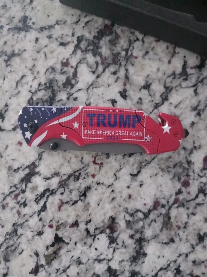 Cuchillo de combate Trump Foto 3 de 4