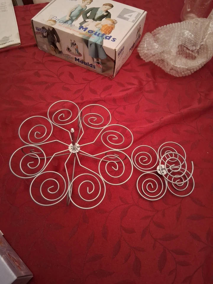 NEW Wilton Cupcakes N' More Dessert Stand Party Display Metal Holds 13 Cupcakes - Image 3 of 3