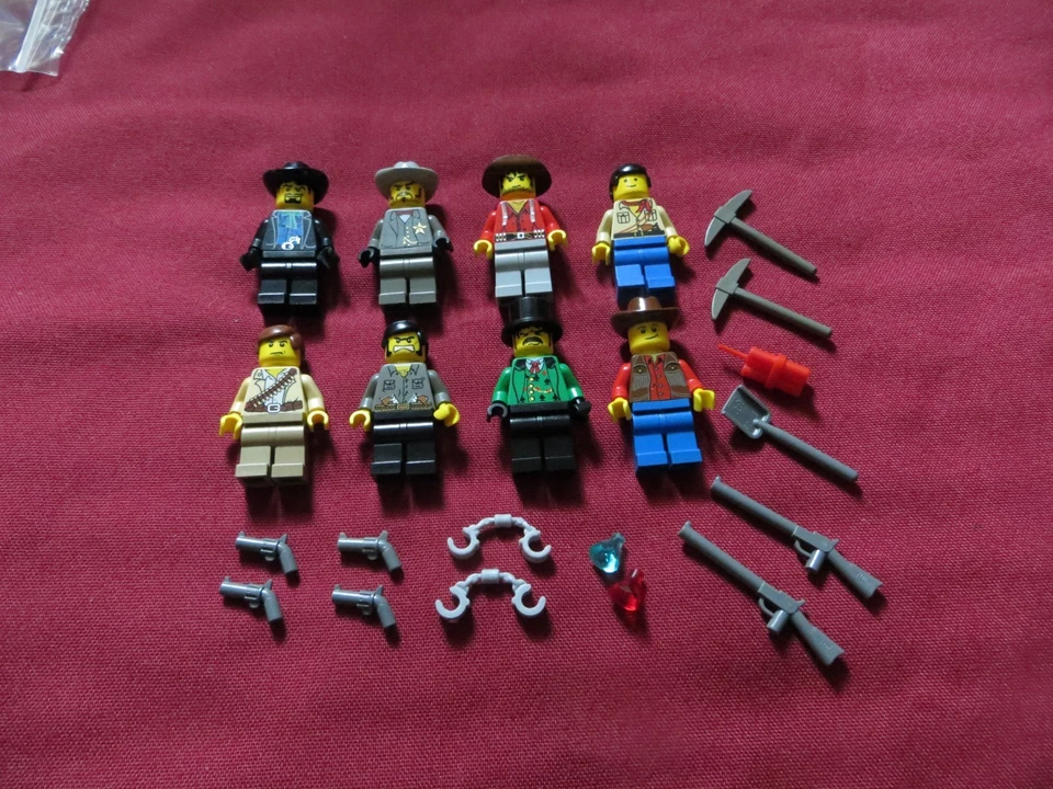 LEGO COWBOYS/WESTERN MINIFIGURES LOT. 8 FIGS & ACC - Image 3 of 3