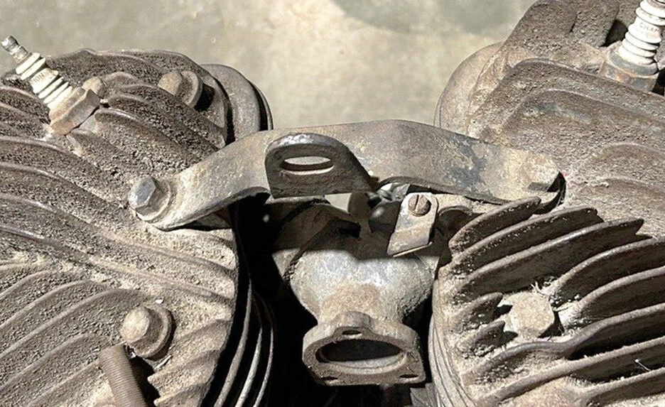 MONTAJE DE MOTOR SUPERIOR para motores Harley UL y ULH de 1937-1948 Foto 3 de 3