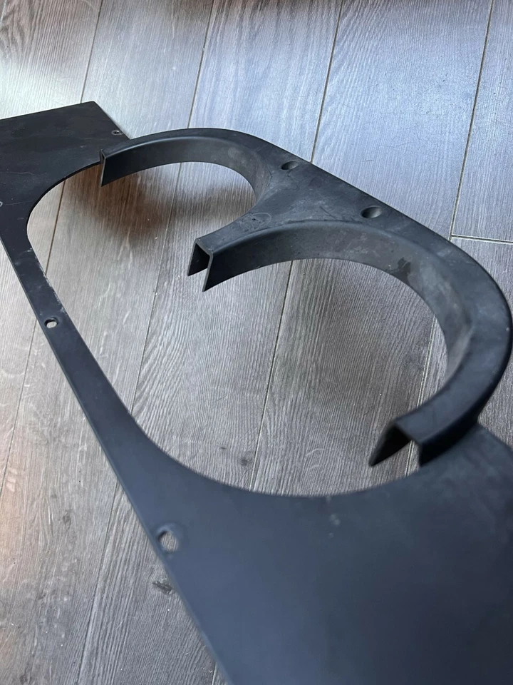 Tapicería de escape trasero Ford GT Foto 3 de 3