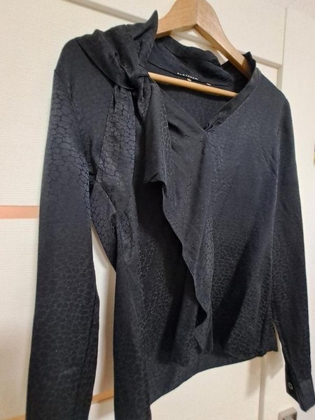 Women Tahari Shirt Black Silk 38 / M / 46