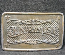XB01123 VINTAGE 1970s  COUNTRY MUSIC  WESTERN COWBOY GENRE BRASS BELT BUCKLE