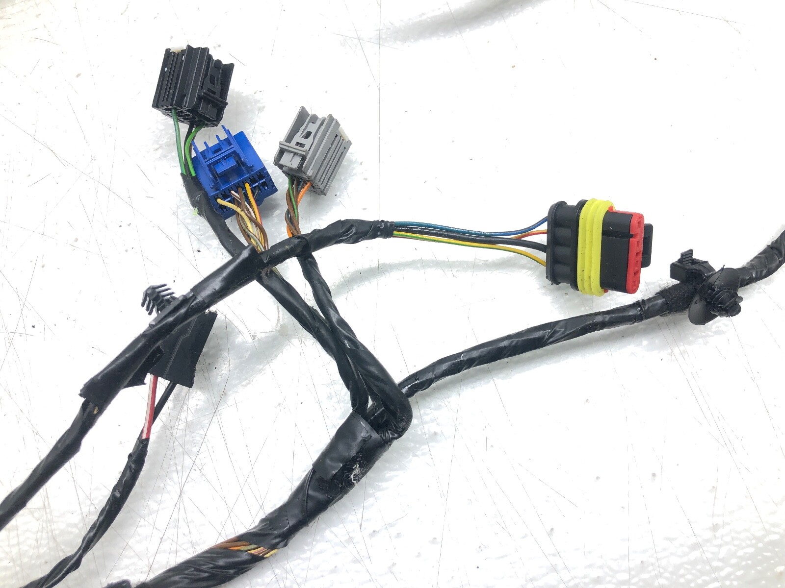2014-2020 MASERATI QUATTROPORTE RIGHT PASS FRONT FUSE BOX W/ WIRING HARNESS #CUT