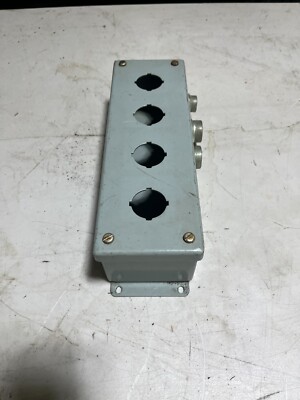 NVENT E4PB / E4PB HOFFMAN NEMA BOX, 4 BUTTON HOLES