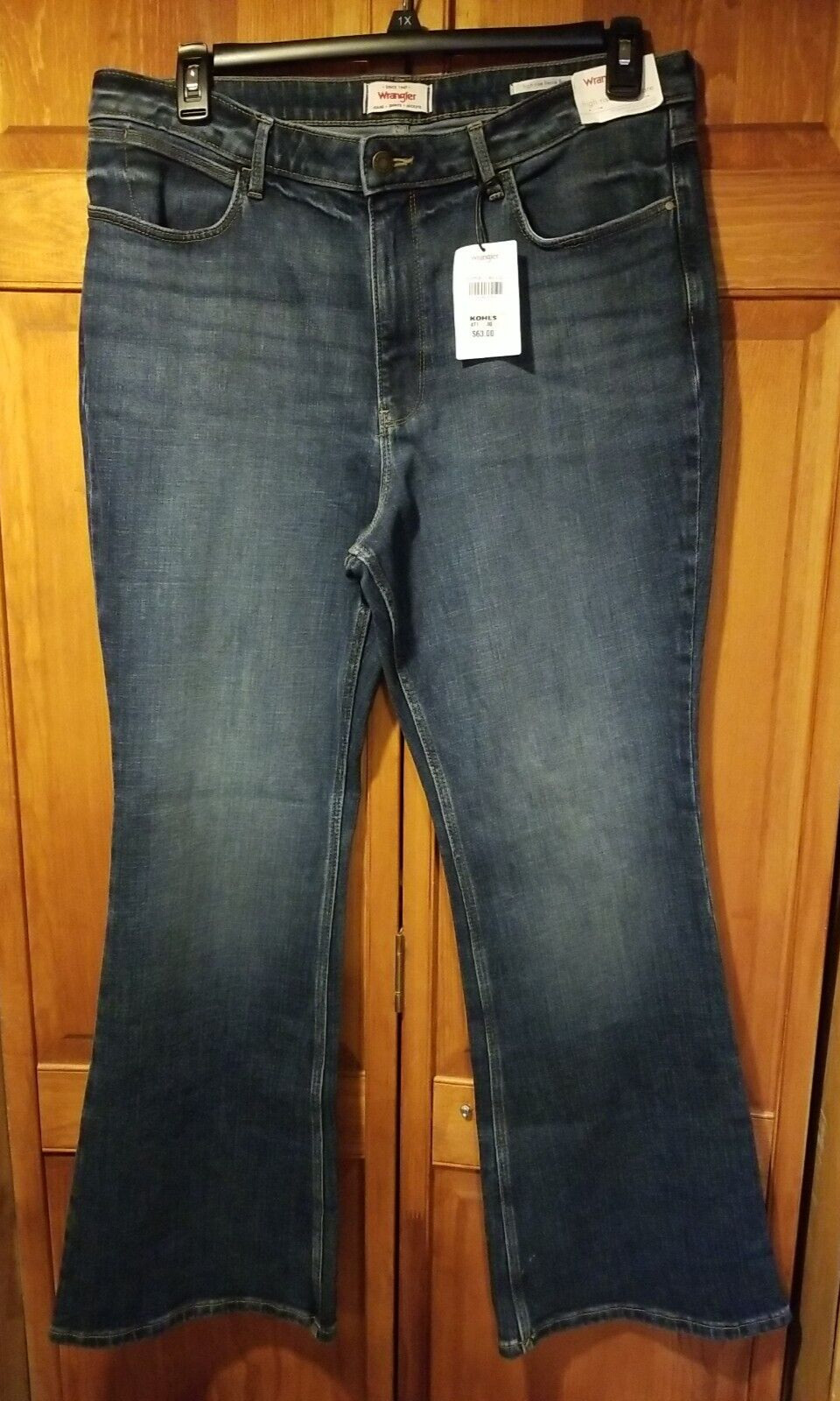 18w X 32 Nwt