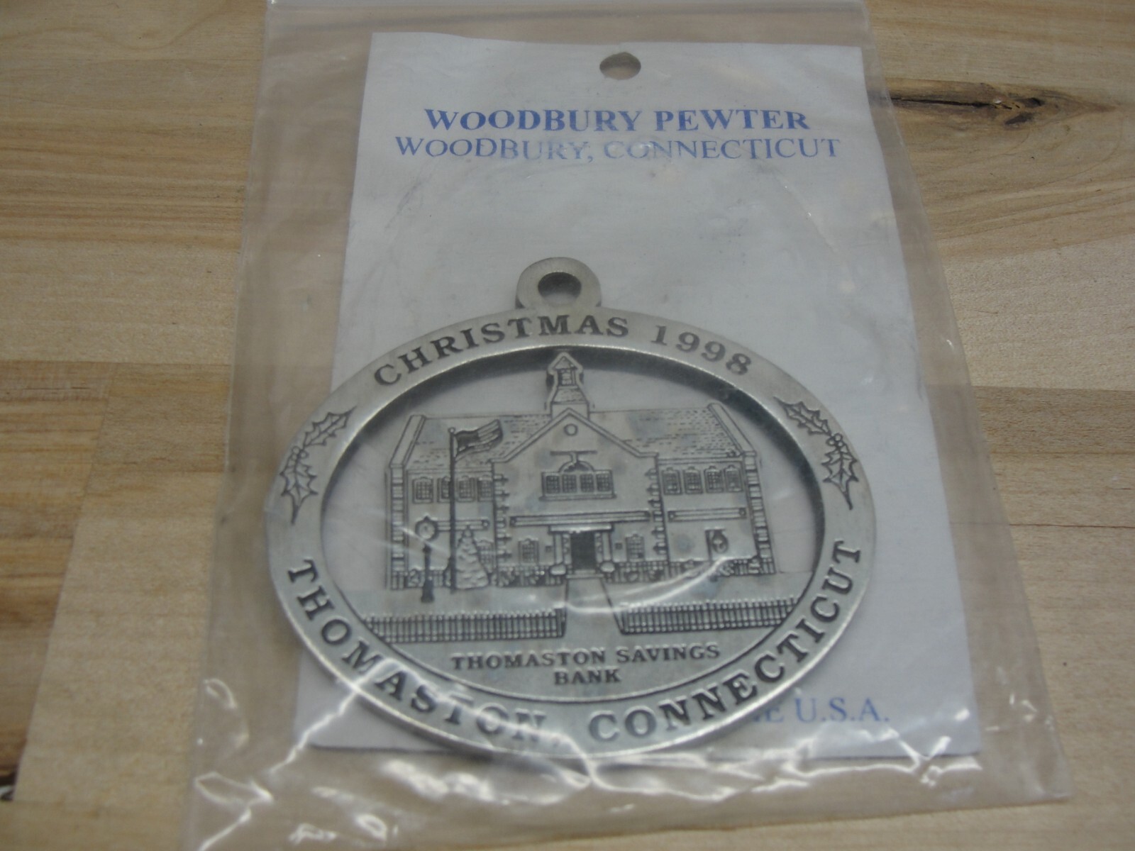 NEW 1998 THOMASTON CONNECTICUT WOODBURY PEWTER CHRISTMAS ORNAMENT SAVINGS BANK