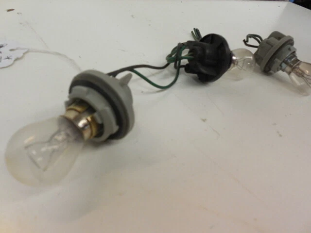 95-97 Infiniti J30 OEM cuarto de conductor izquierdo panel bombilla luz trasera arnés enchufes Foto 4 de 4