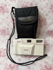 Vintage Kodak Breeze 35mm Point Shoot Film Camera w/ Case Manual 1989