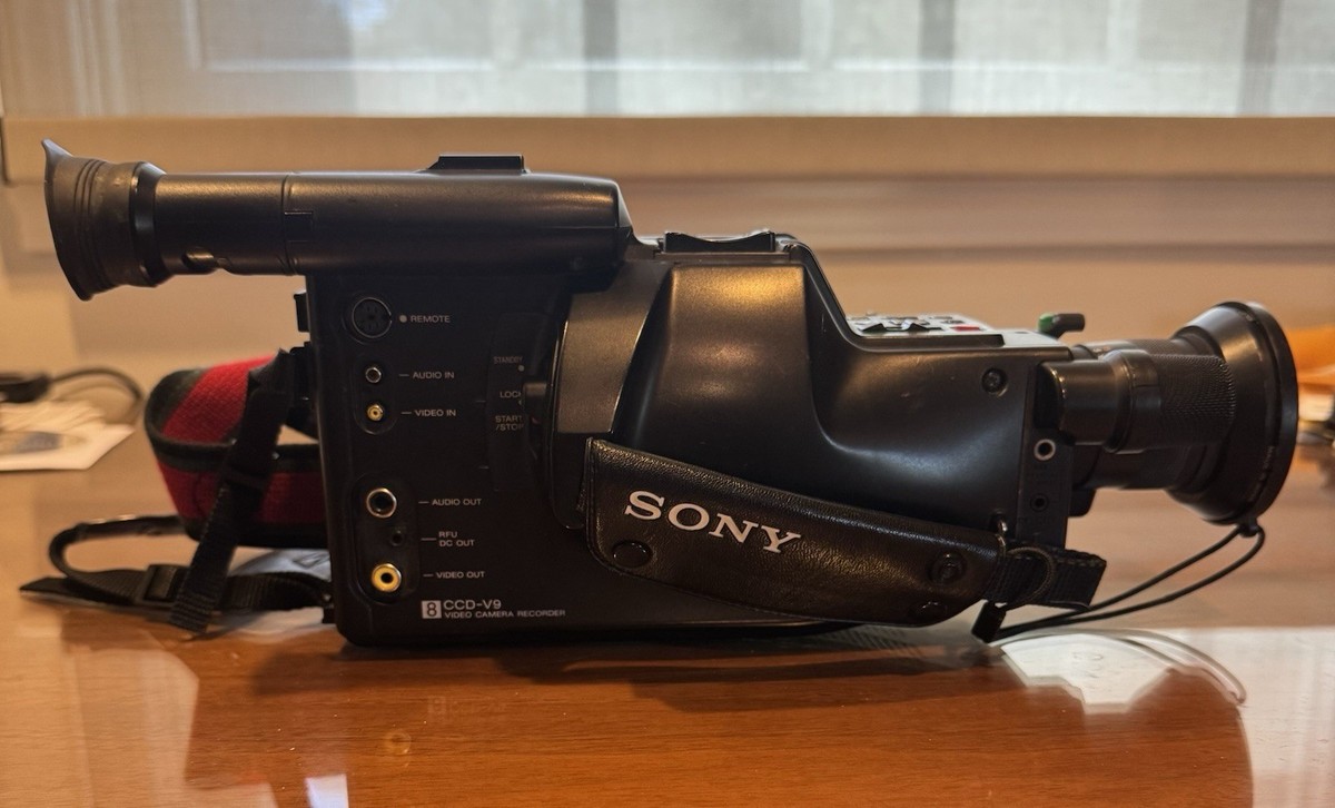 Sony Handycam Pro CCD-V9 Video 8 Camcorder with accessories | eBay